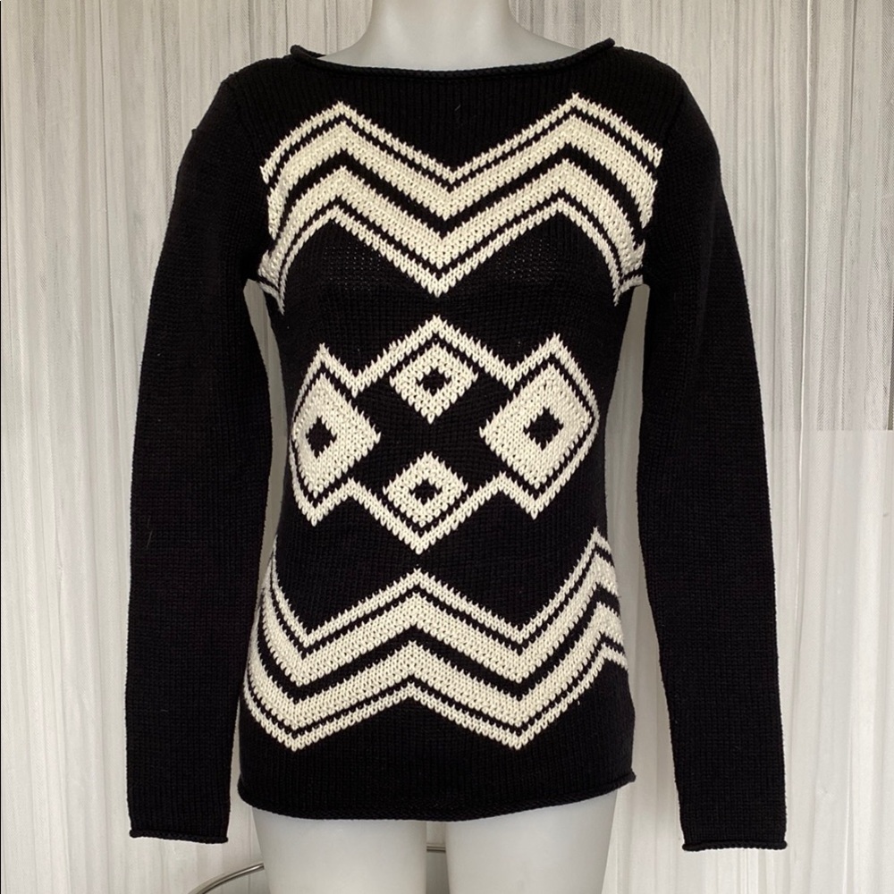 LRL Lauren Jeans Co. Ralph Lauren Black and Cream Geometric Sweater Knit
Size S